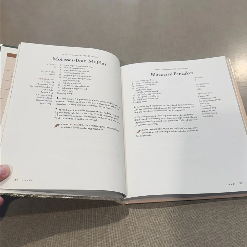 Weight Watchers Simple & Classic Homecooking Cookbook - Green Cover